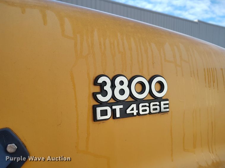 image for item MM9954 2003 International 3800  school bus