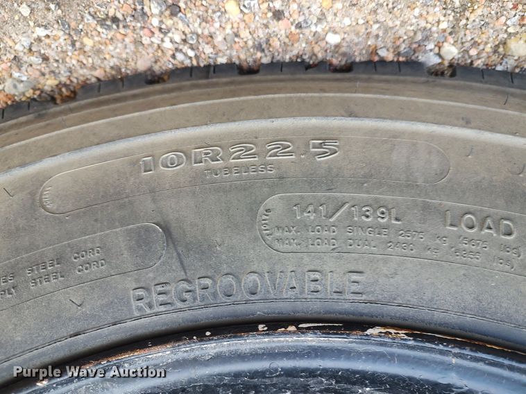 image for item MM9954 2003 International 3800  school bus