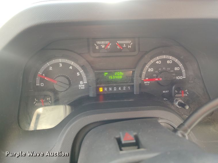 image for item MM9963 2017 Ford E350 Super Duty  shuttle bus