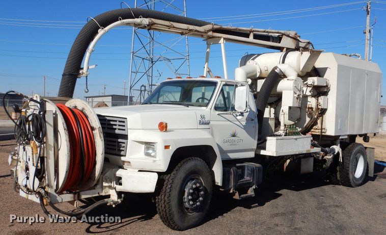 image for item MP9058 1989 Ford F800  sewer jetter truck