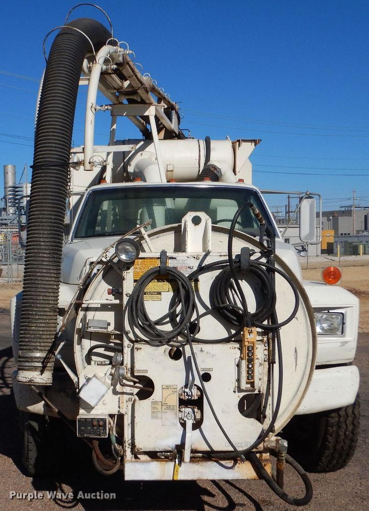 image for item MP9058 1989 Ford F800  sewer jetter truck