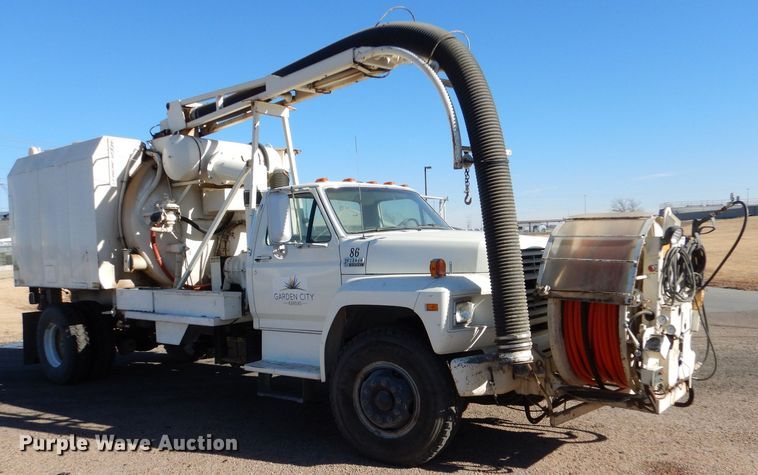 image for item MP9058 1989 Ford F800  sewer jetter truck