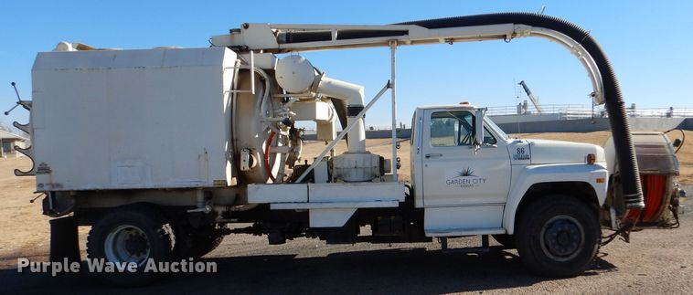 image for item MP9058 1989 Ford F800  sewer jetter truck