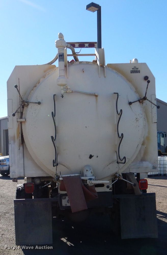 image for item MP9058 1989 Ford F800  sewer jetter truck