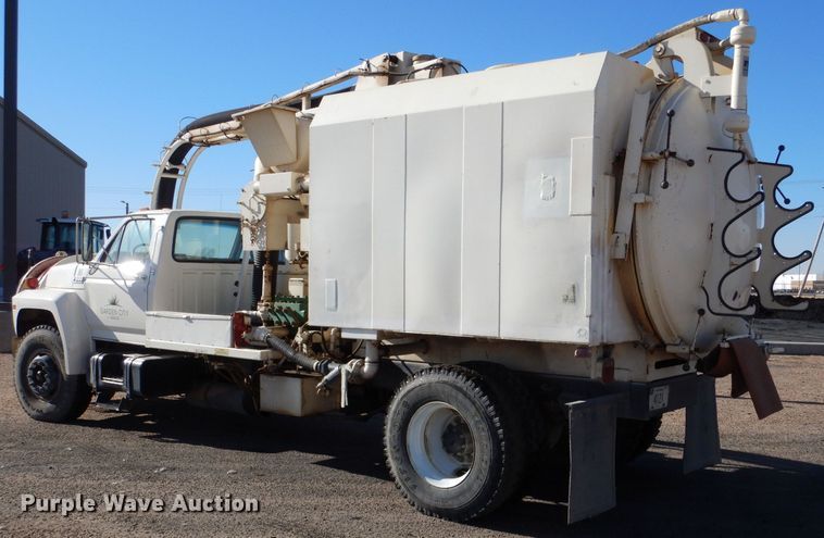 image for item MP9058 1989 Ford F800  sewer jetter truck