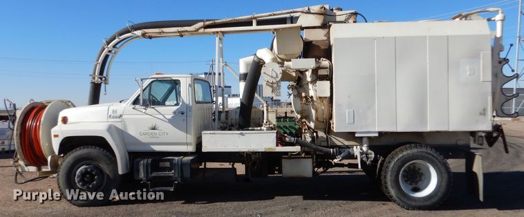 image for item MP9058 1989 Ford F800  sewer jetter truck