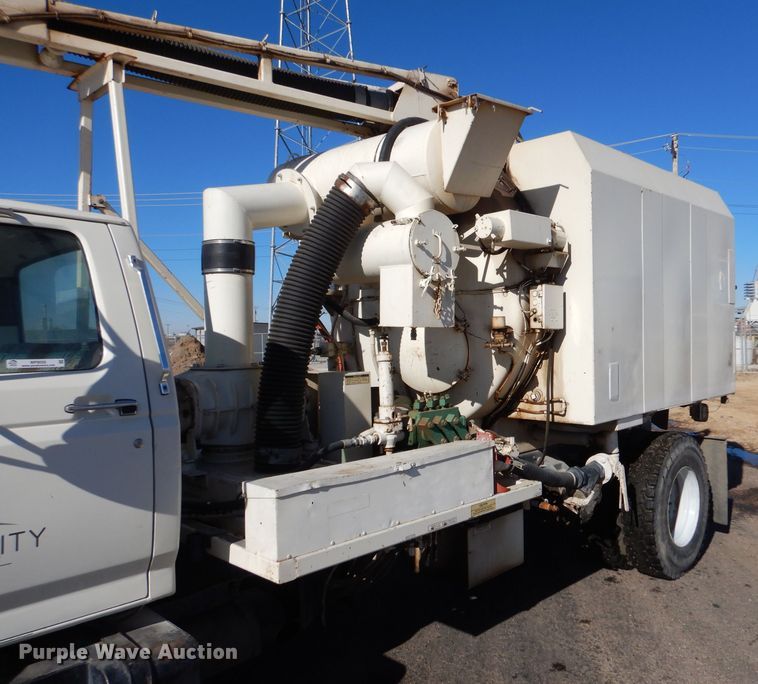 image for item MP9058 1989 Ford F800  sewer jetter truck