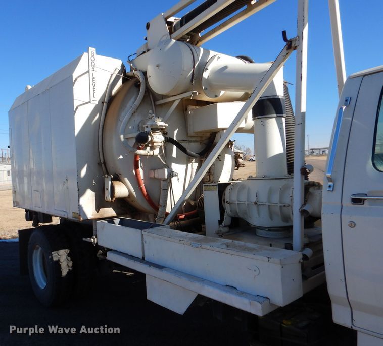 image for item MP9058 1989 Ford F800  sewer jetter truck