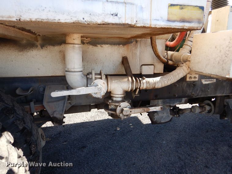 image for item MP9058 1989 Ford F800  sewer jetter truck