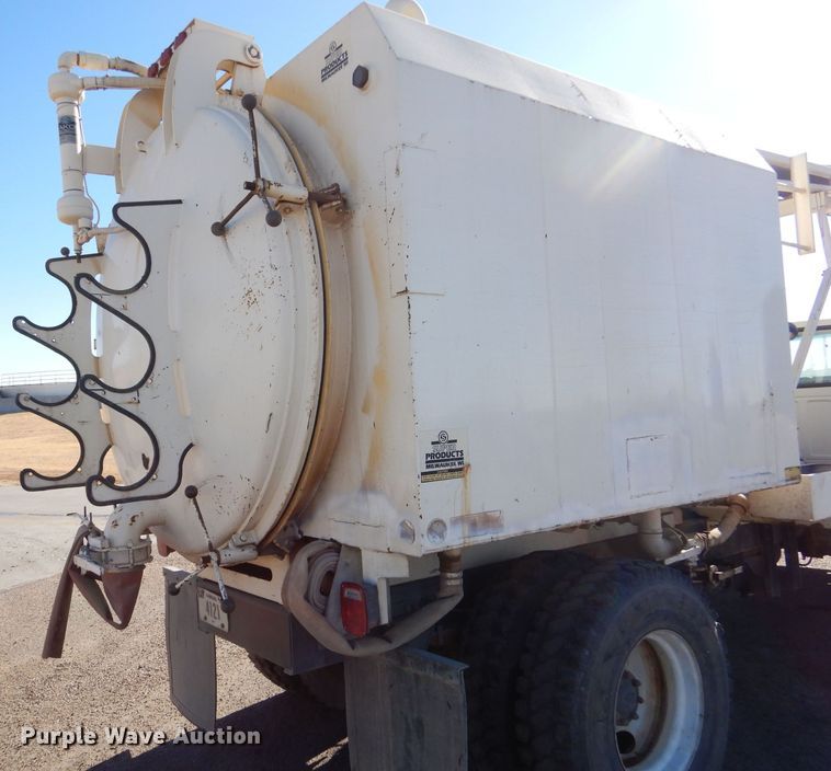 image for item MP9058 1989 Ford F800  sewer jetter truck