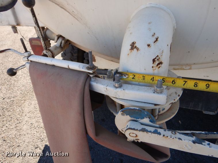 image for item MP9058 1989 Ford F800  sewer jetter truck