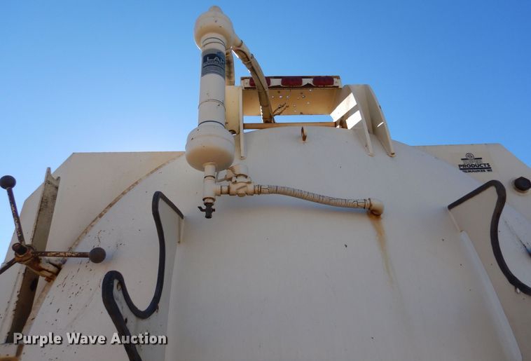 image for item MP9058 1989 Ford F800  sewer jetter truck