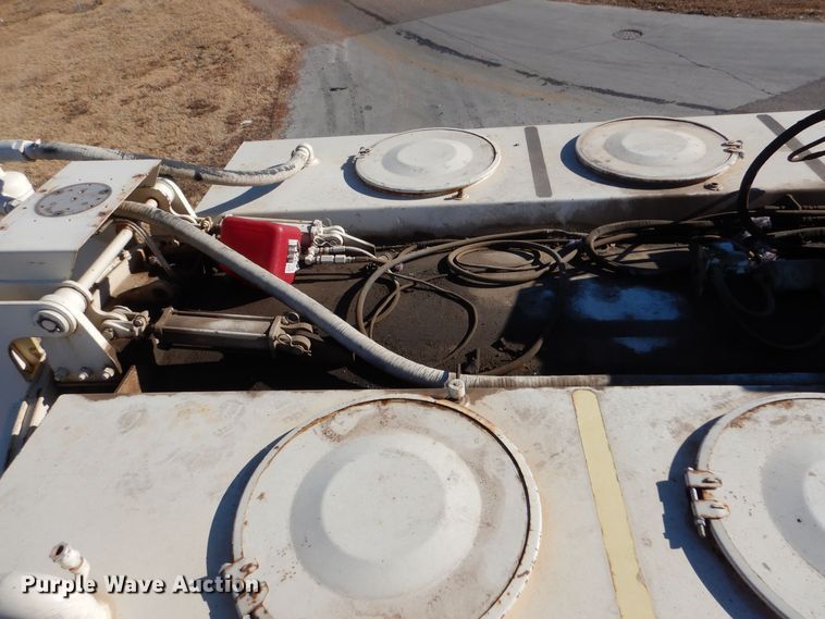 image for item MP9058 1989 Ford F800  sewer jetter truck