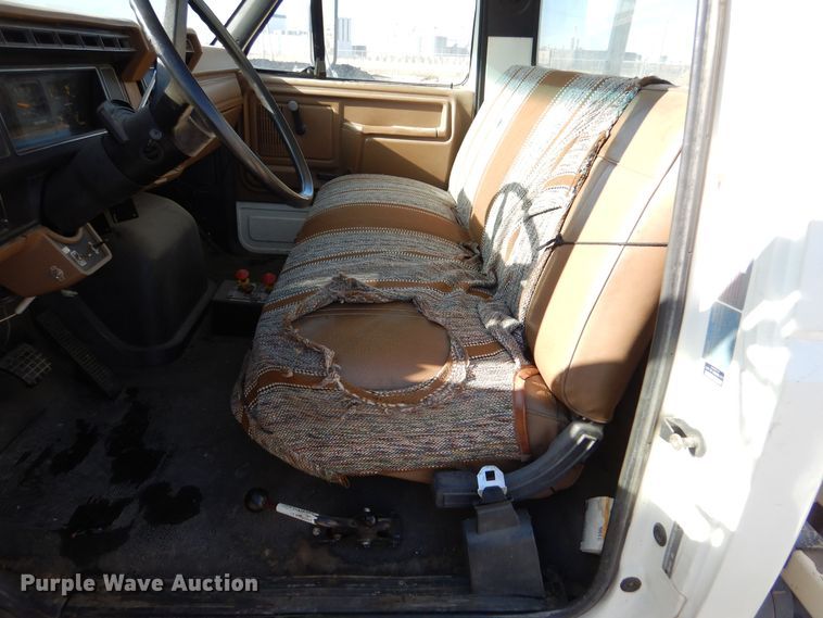 image for item MP9058 1989 Ford F800  sewer jetter truck