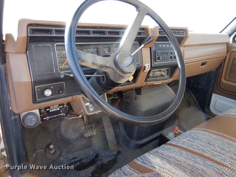 image for item MP9058 1989 Ford F800  sewer jetter truck