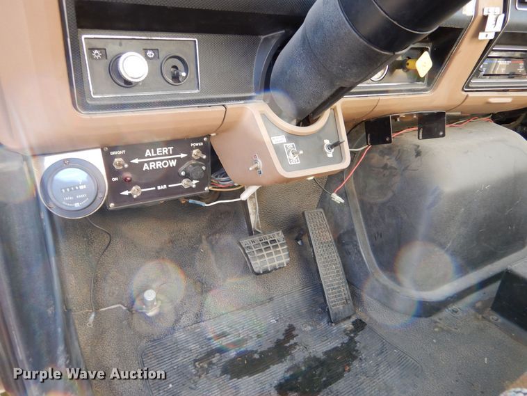 image for item MP9058 1989 Ford F800  sewer jetter truck