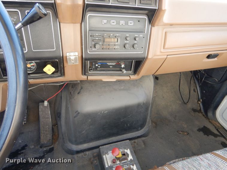 image for item MP9058 1989 Ford F800  sewer jetter truck