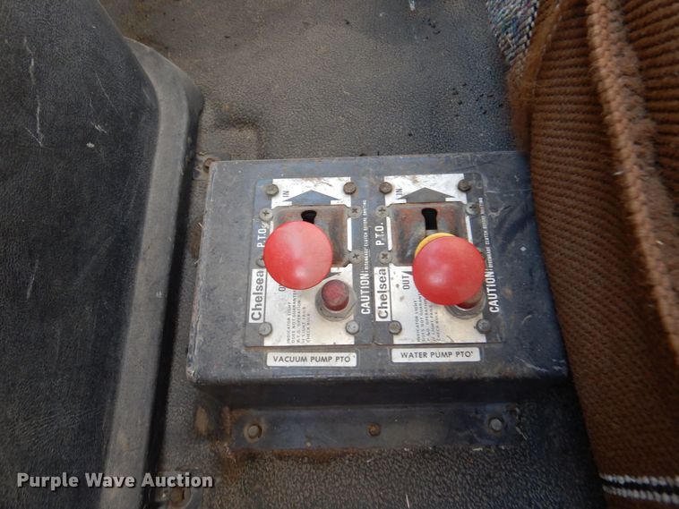 image for item MP9058 1989 Ford F800  sewer jetter truck