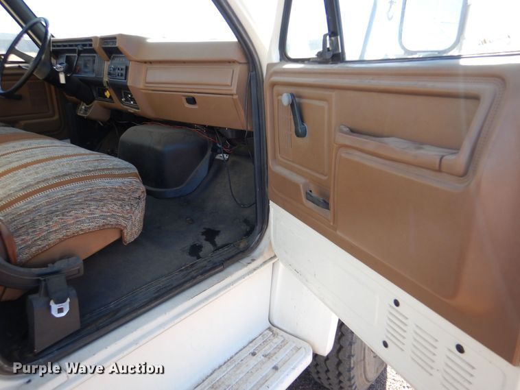 image for item MP9058 1989 Ford F800  sewer jetter truck