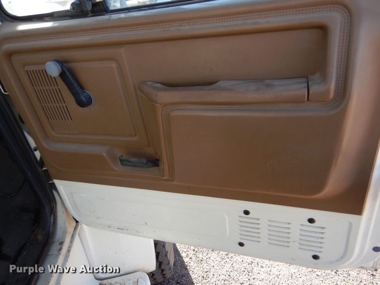 image for item MP9058 1989 Ford F800  sewer jetter truck