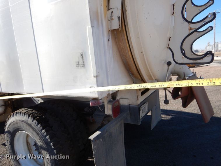 image for item MP9058 1989 Ford F800  sewer jetter truck