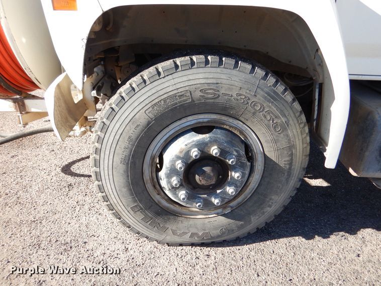 image for item MP9058 1989 Ford F800  sewer jetter truck