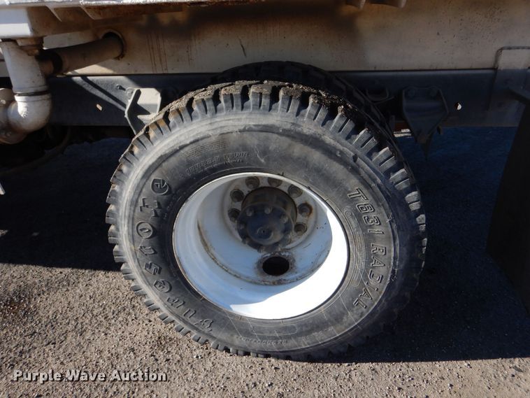 image for item MP9058 1989 Ford F800  sewer jetter truck