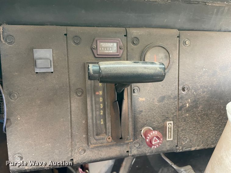 image for item MR9487 2000 Chevrolet 1700  school bus