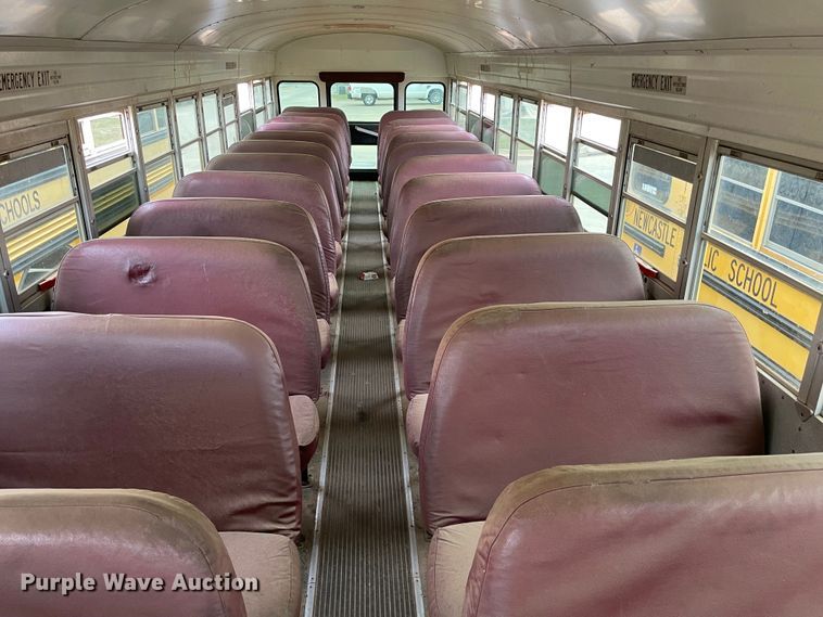 image for item MR9487 2000 Chevrolet 1700  school bus