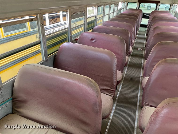 image for item MR9487 2000 Chevrolet 1700  school bus