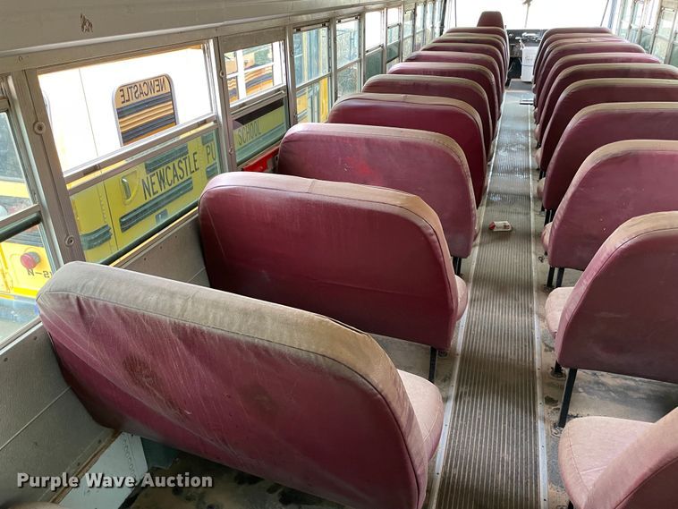 image for item MR9487 2000 Chevrolet 1700  school bus