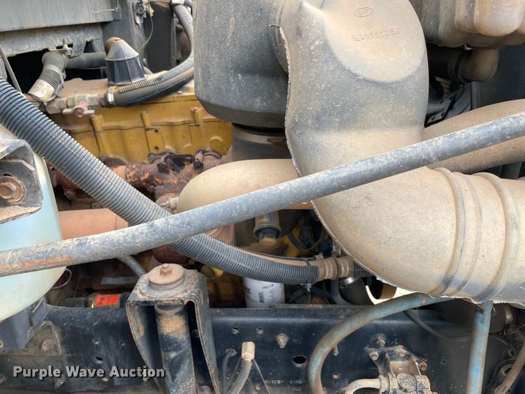 image for item MR9487 2000 Chevrolet 1700  school bus