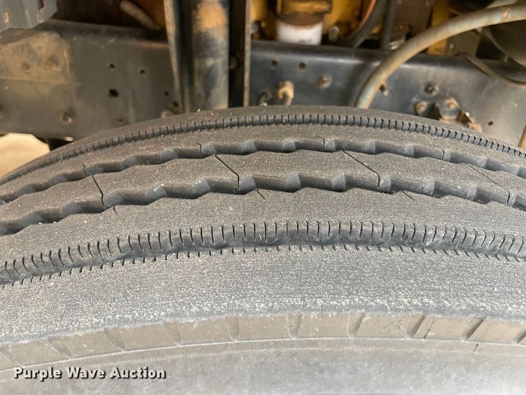 image for item MR9487 2000 Chevrolet 1700  school bus