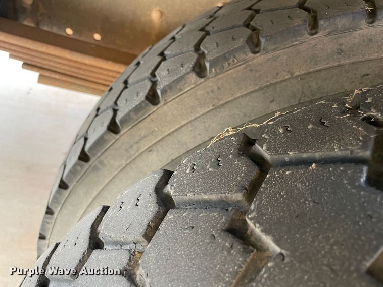 image for item MR9487 2000 Chevrolet 1700  school bus