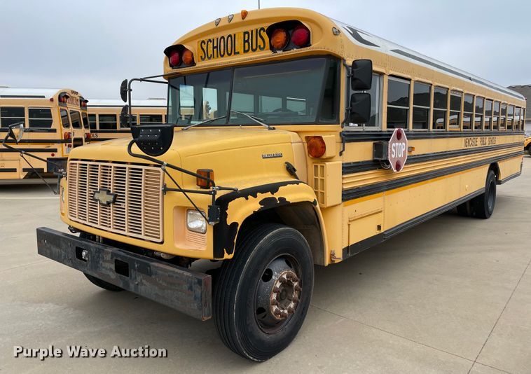 image for item MR9488 2000 Chevrolet 7200  school bus