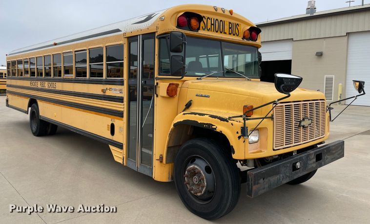 image for item MR9488 2000 Chevrolet 7200  school bus