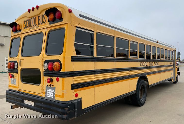 image for item MR9488 2000 Chevrolet 7200  school bus