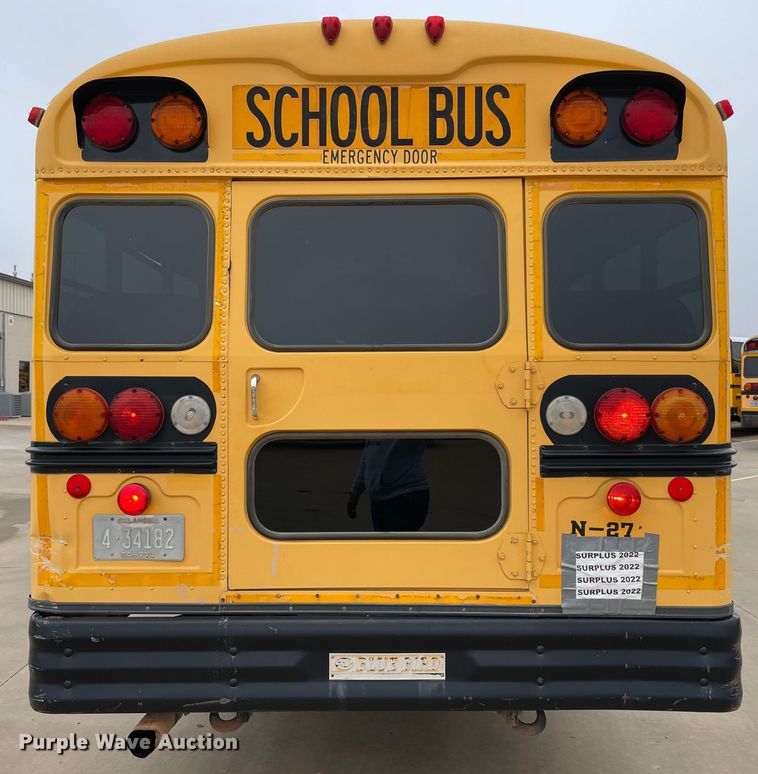image for item MR9488 2000 Chevrolet 7200  school bus
