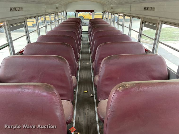 image for item MR9488 2000 Chevrolet 7200  school bus