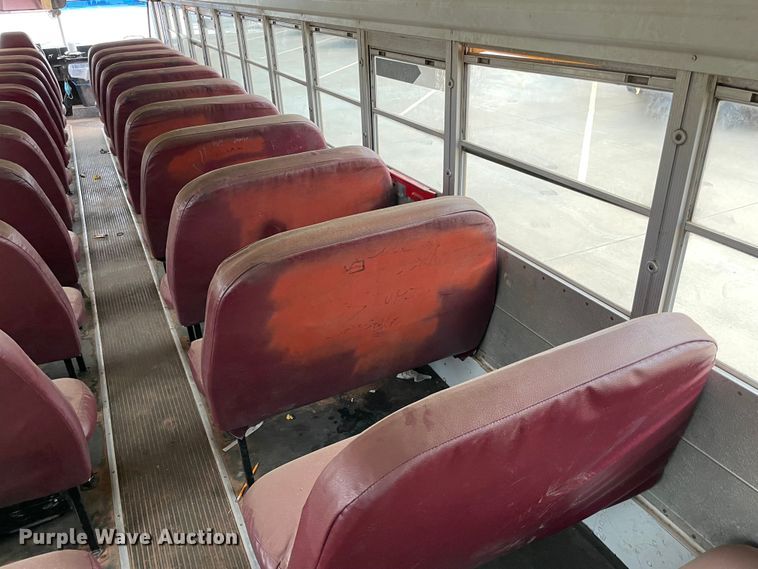 image for item MR9488 2000 Chevrolet 7200  school bus