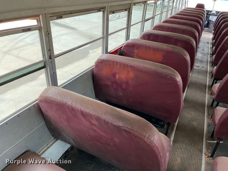 image for item MR9488 2000 Chevrolet 7200  school bus