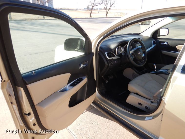 image for item MT9998 2011 Dodge Journey  SUV