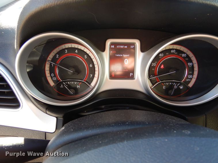 image for item MT9998 2011 Dodge Journey  SUV