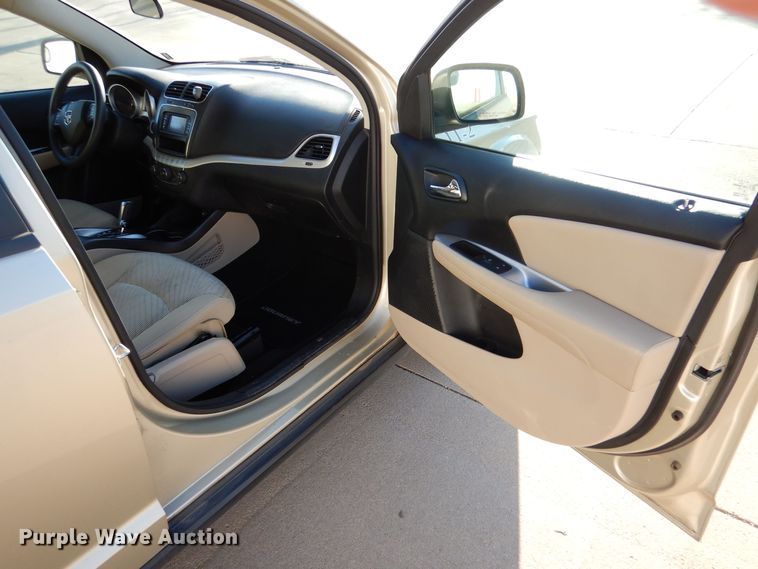 image for item MT9998 2011 Dodge Journey  SUV