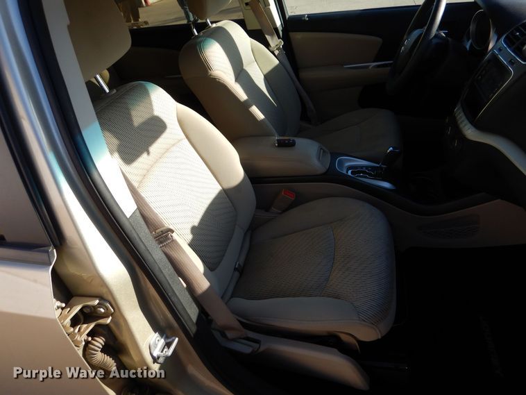 image for item MT9998 2011 Dodge Journey  SUV