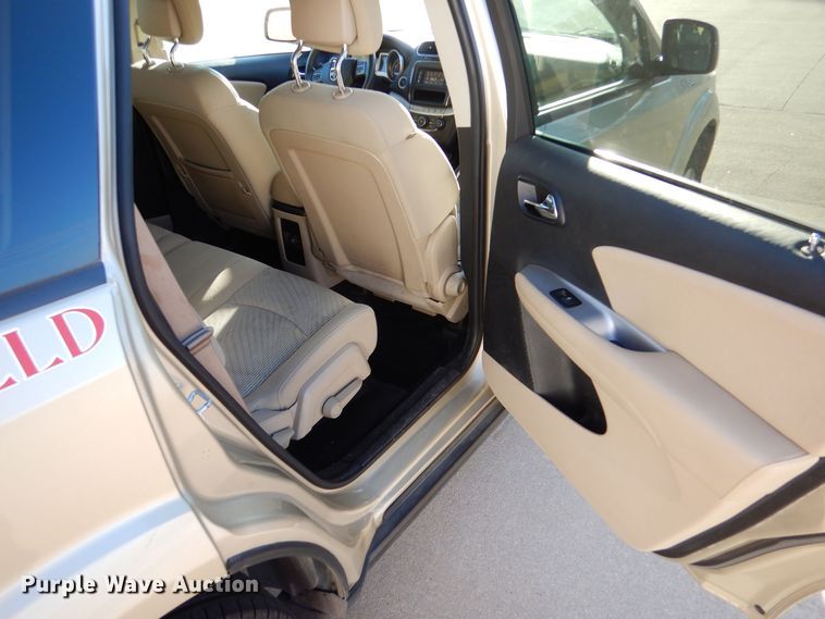 image for item MT9998 2011 Dodge Journey  SUV