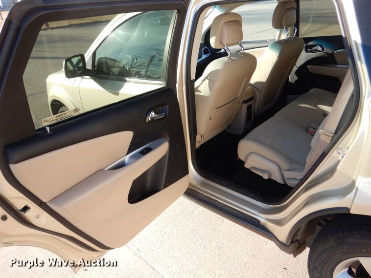 image for item MT9998 2011 Dodge Journey  SUV