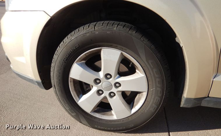 image for item MT9998 2011 Dodge Journey  SUV