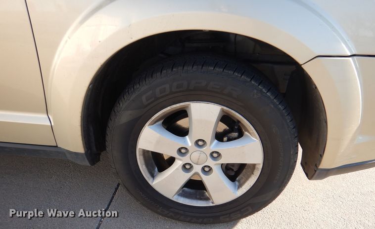 image for item MT9998 2011 Dodge Journey  SUV