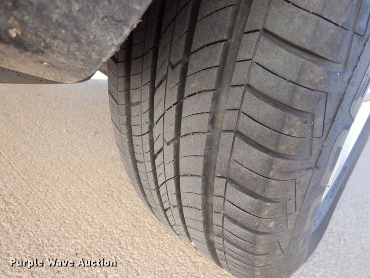 image for item MT9998 2011 Dodge Journey  SUV